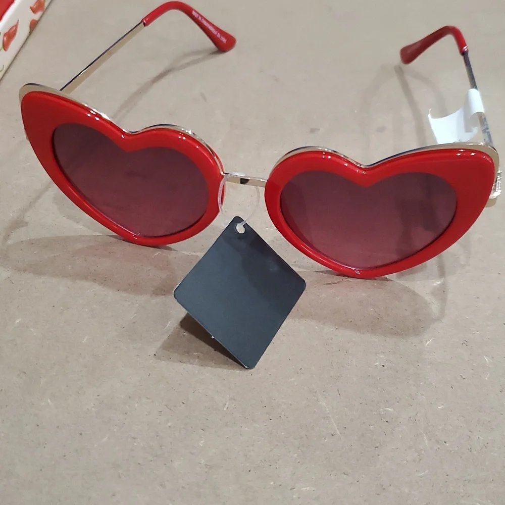 Red heart shaped cat eye retro vintage pinup style sunglasses new‎